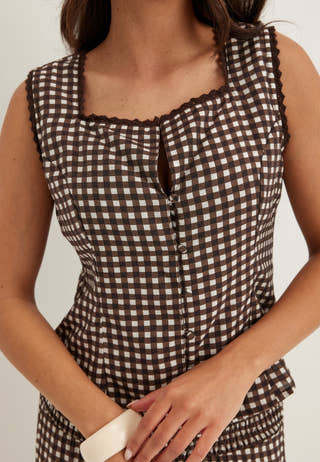 Lace Detail Shaped Vest