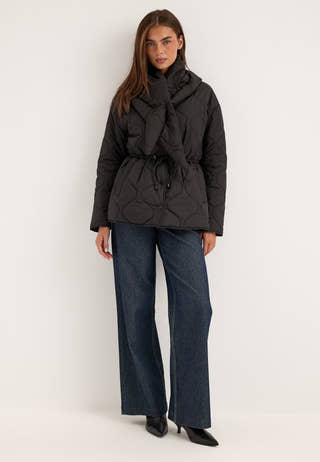 Scarf Quilted Short Jacket Black