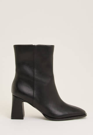 Classic Heeled Boot Black