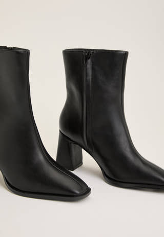 Classic Heeled Boot Black