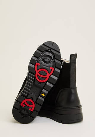 Mount Fiona Suede Boot Black