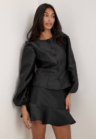Vishina L/S O-NECK SHAPED TOP Black