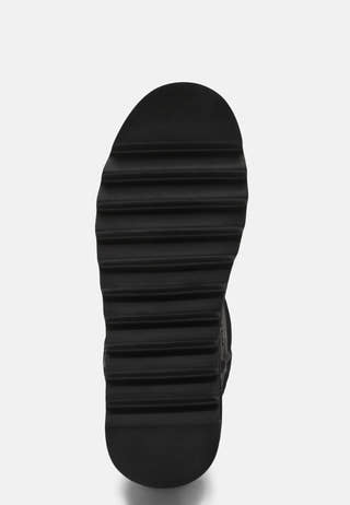 Short Boots