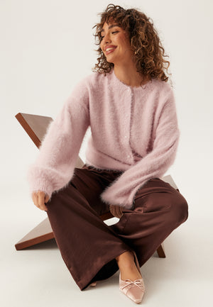Fluffy strikket perlecardigan