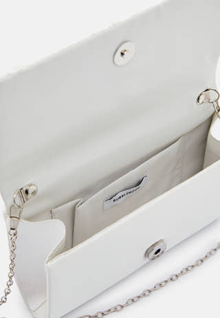 Knot Clutch