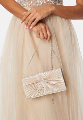 Knot Clutch