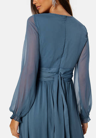 Delilah prom dress