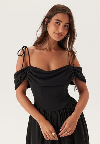 Drapert Off Shoulder Korsett Midikjole
