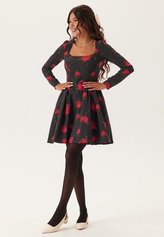 Volume Skirt Langermet Minikjole