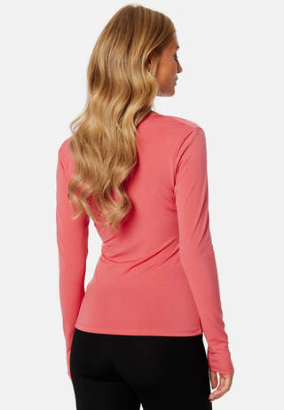 Octavia cut out top