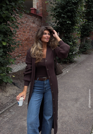 Ribbestrikket cardigan-kjole