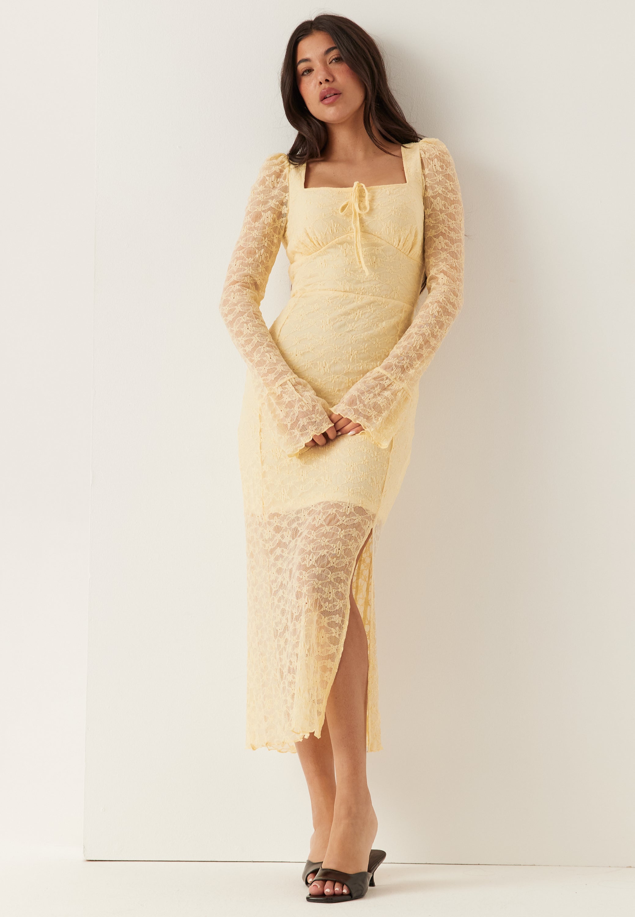 Bubbleroom – Square Neck Lace Dress – campaign-normal – Yellow