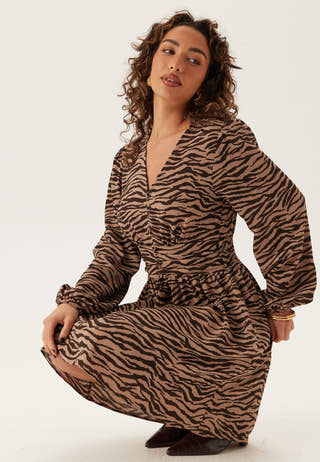 V-neck Button Short Dress