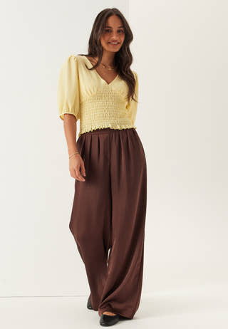 bubbleroom-v-neck-smock-top-light-yellow_4