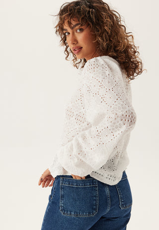 Bluse med voluminøse ermer og knapper