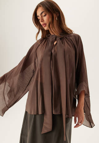 Wide Sleeve Bow Blouse