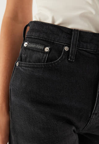 Authentic Slim Straight