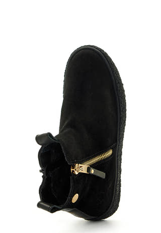 Mount V. Zip Boots