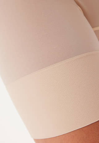 Essensual Mid Waisted Shorts