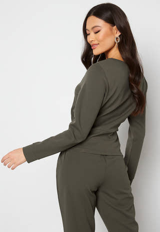Avery cuff top