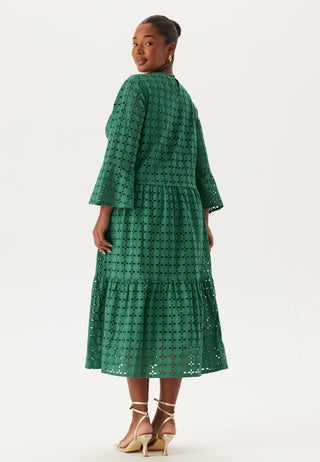 Broderie Anglaise kjole med rund hals