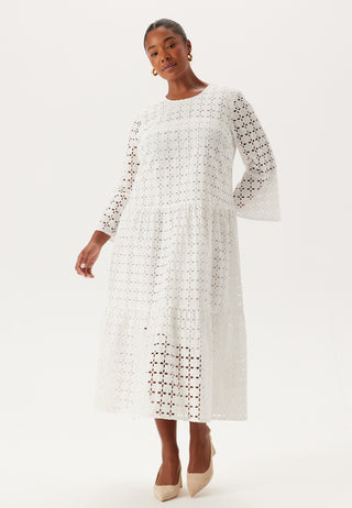 Broderie Anglaise kjole med rund hals