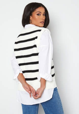 Jalessa knitted vest