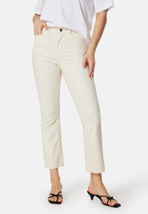 Belle 7/8 Coated Flared Pant