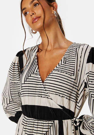 Tobina L/S Wrap Dress