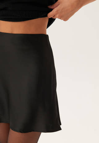 Onlmika Vis Satin Short Skirt