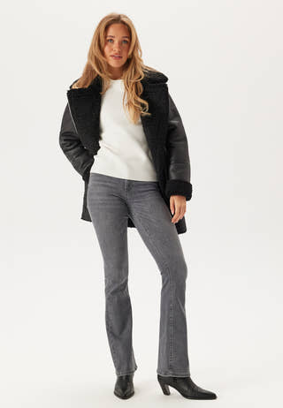 Delia Coat