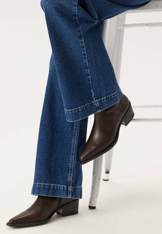 Kelsey Heel Classic Leather Boots