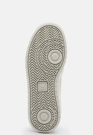 V-10 Sneaker