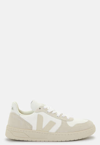 V-10 Sneakers
