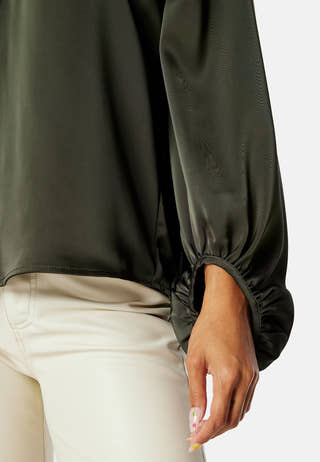 Lovie L/S V-Neck Detail Top