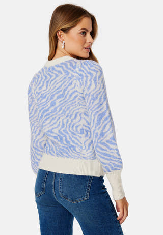 Tari LS O-Neck Jaquard Blouse