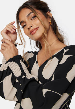 Vmlydia LS V-neck smock top