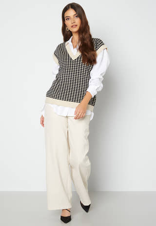 Lobo Knit Vest