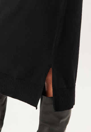 Viril Crew Neck Midi Dress