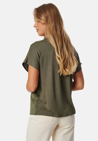 Viellette V-neck S/S SATIN TOP