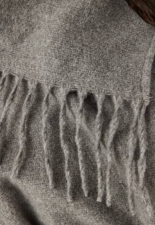 Vifjolira High Neck Poncho