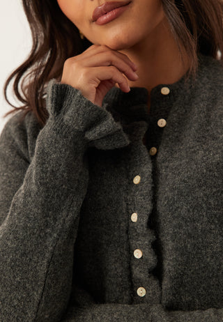 Vijacia O-neck L/S Frill Knit