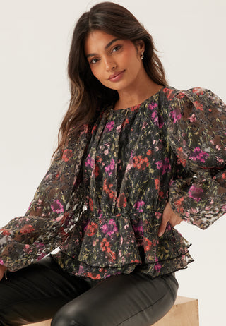 Yasleanna Long Sleeve Top