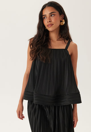 Yasriva Sleeveless Pleated Top